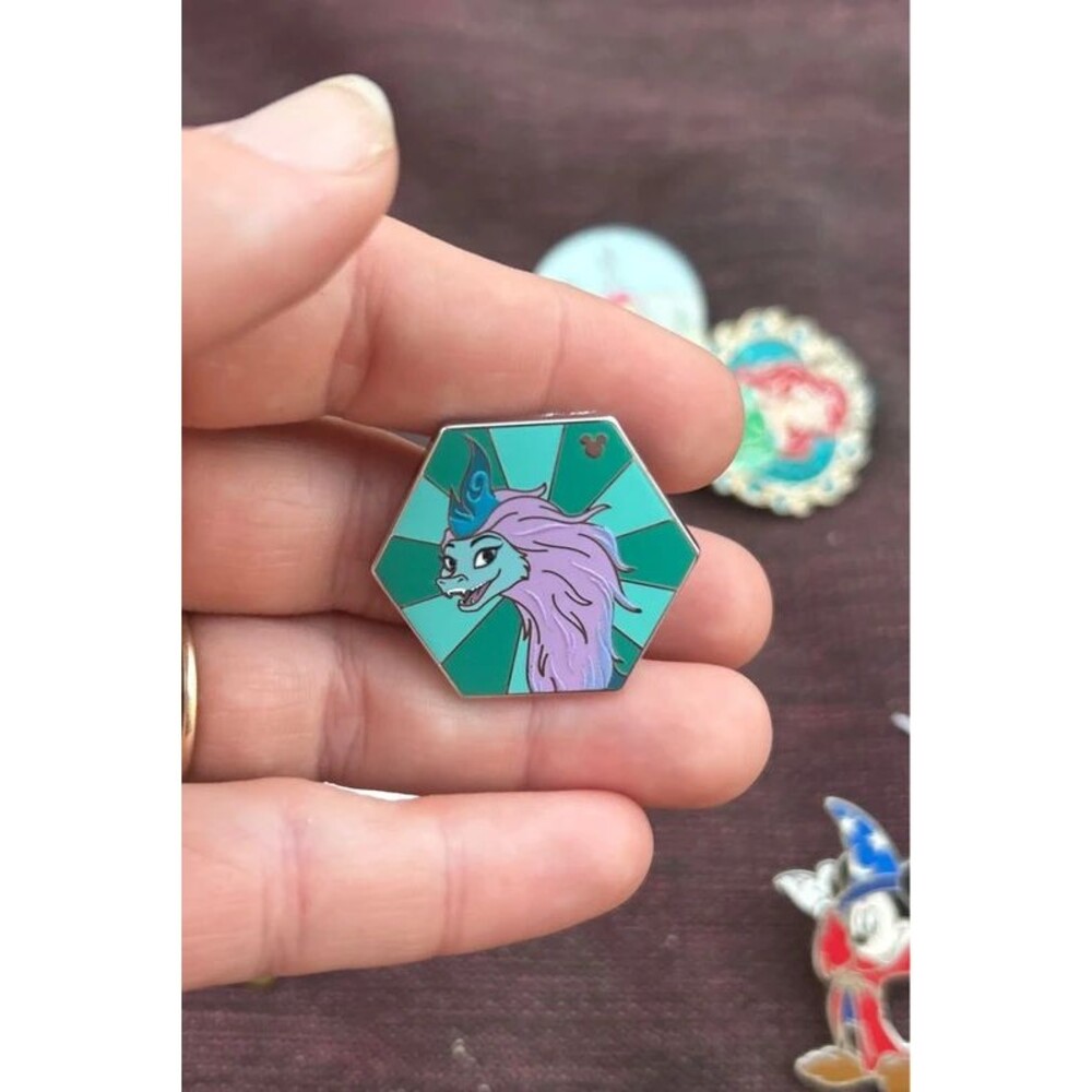 Disney Pin Sisu Raya Last Dragon Hexagon Chaser Hidden Disney